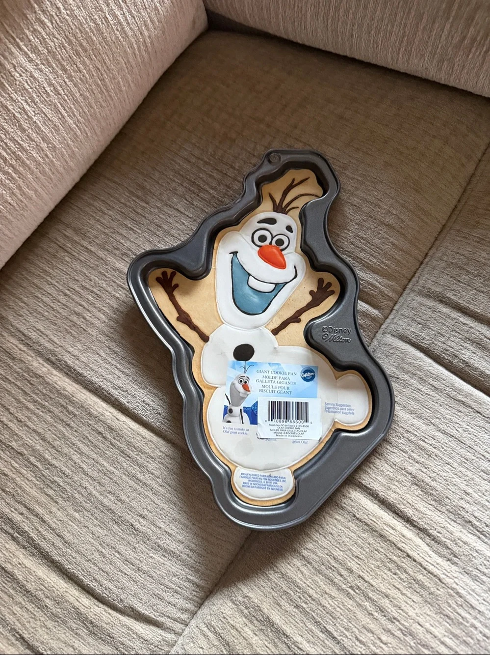 Disney Olaf Baking Mold Wilton- Gray  new